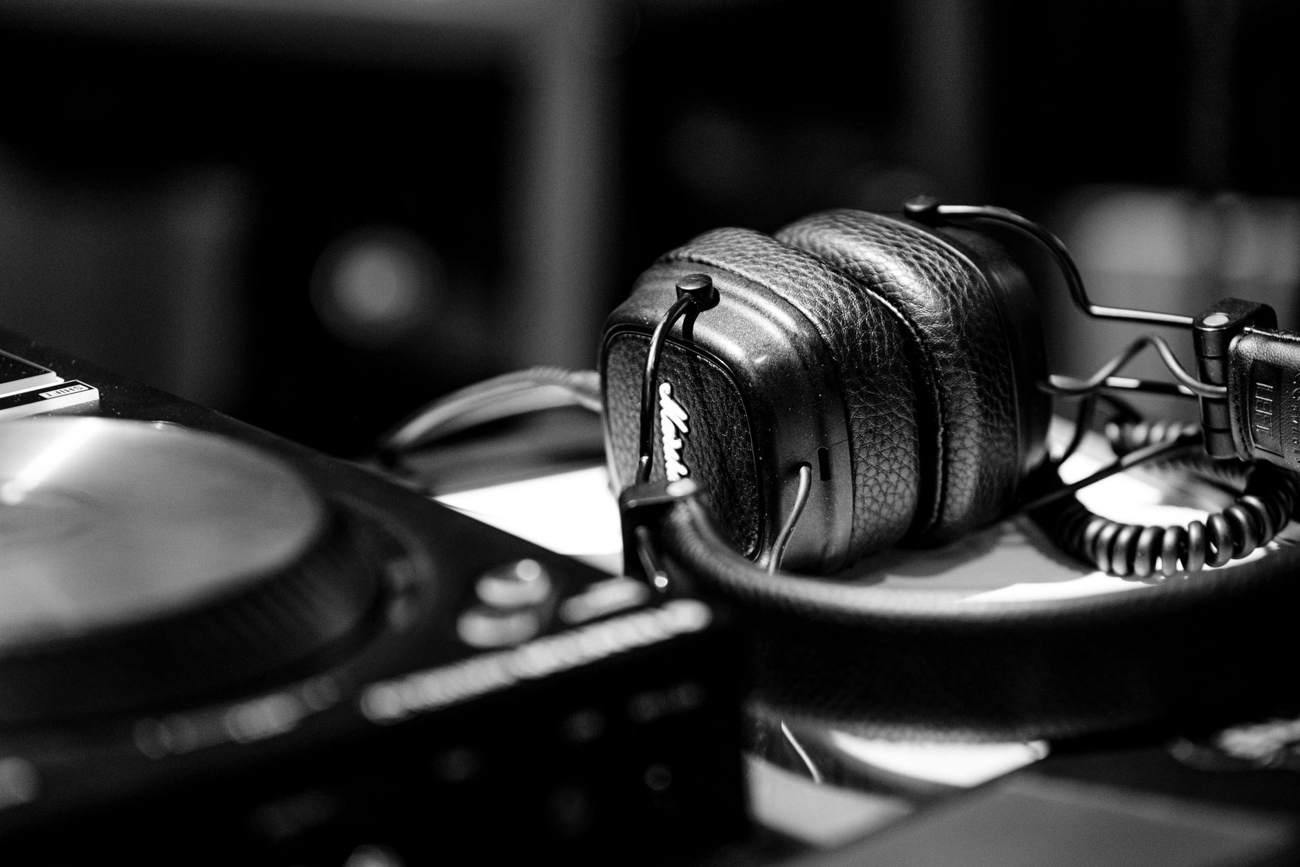 home studio setup beginner bedroom producer headphones