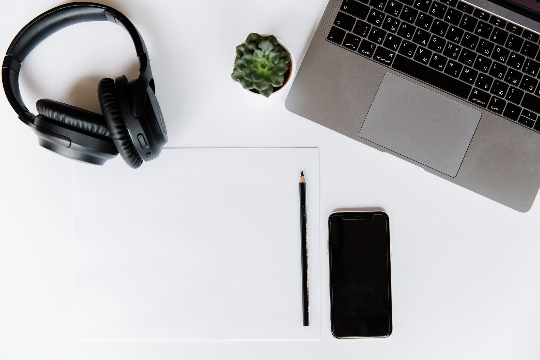 wireless studio headphones USB-C charging cable