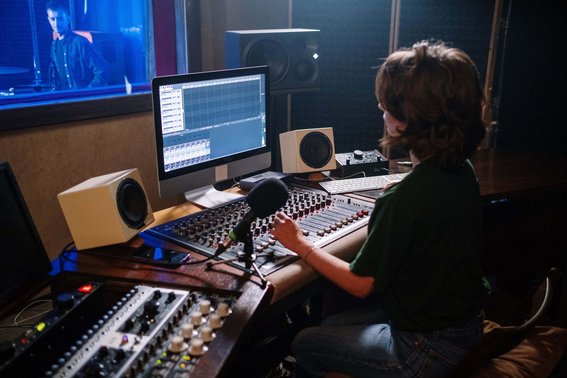 audio interface on bedroom desk with microphone
