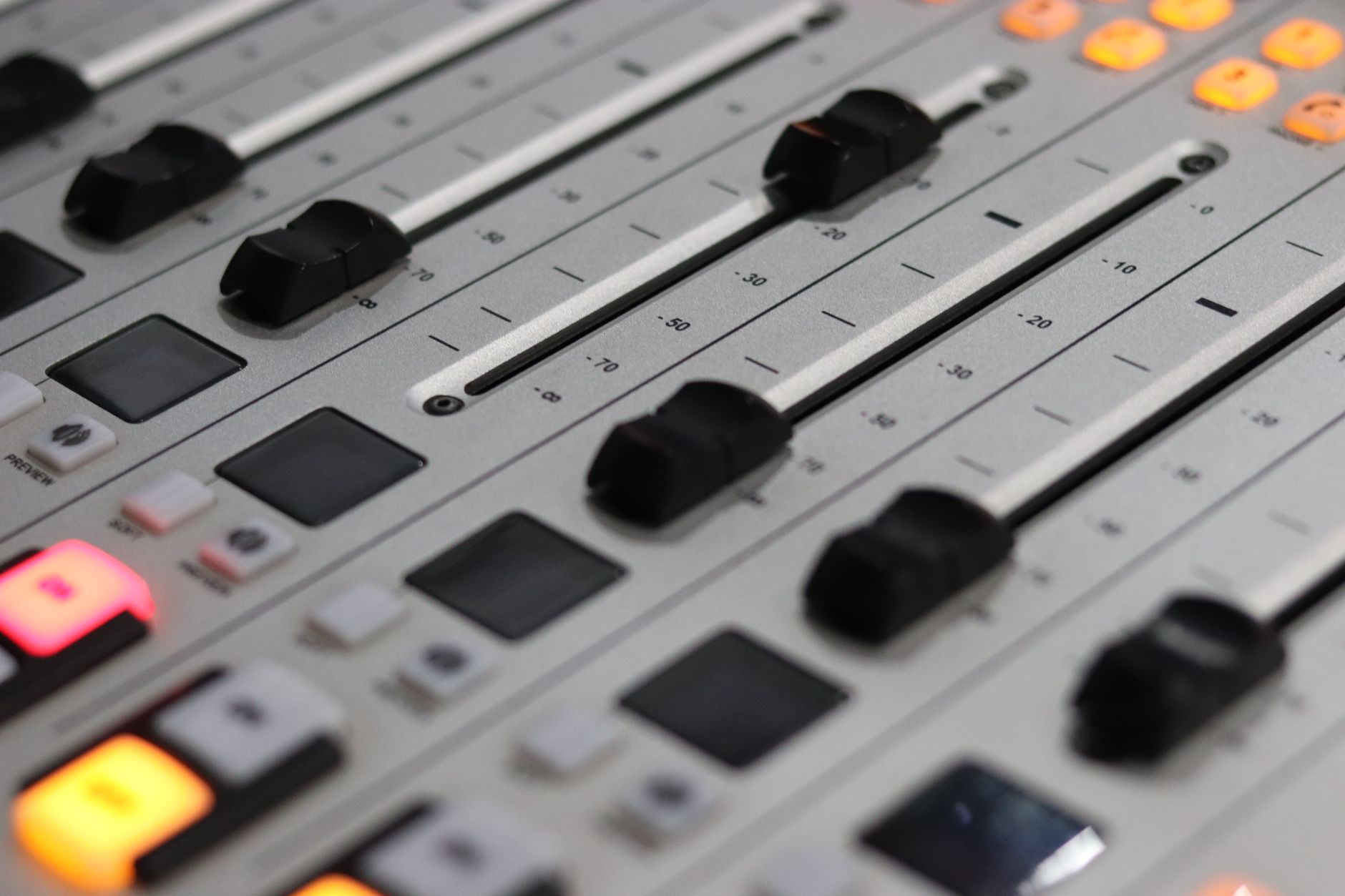 ssl 2 audio interface silver knobs studio recording