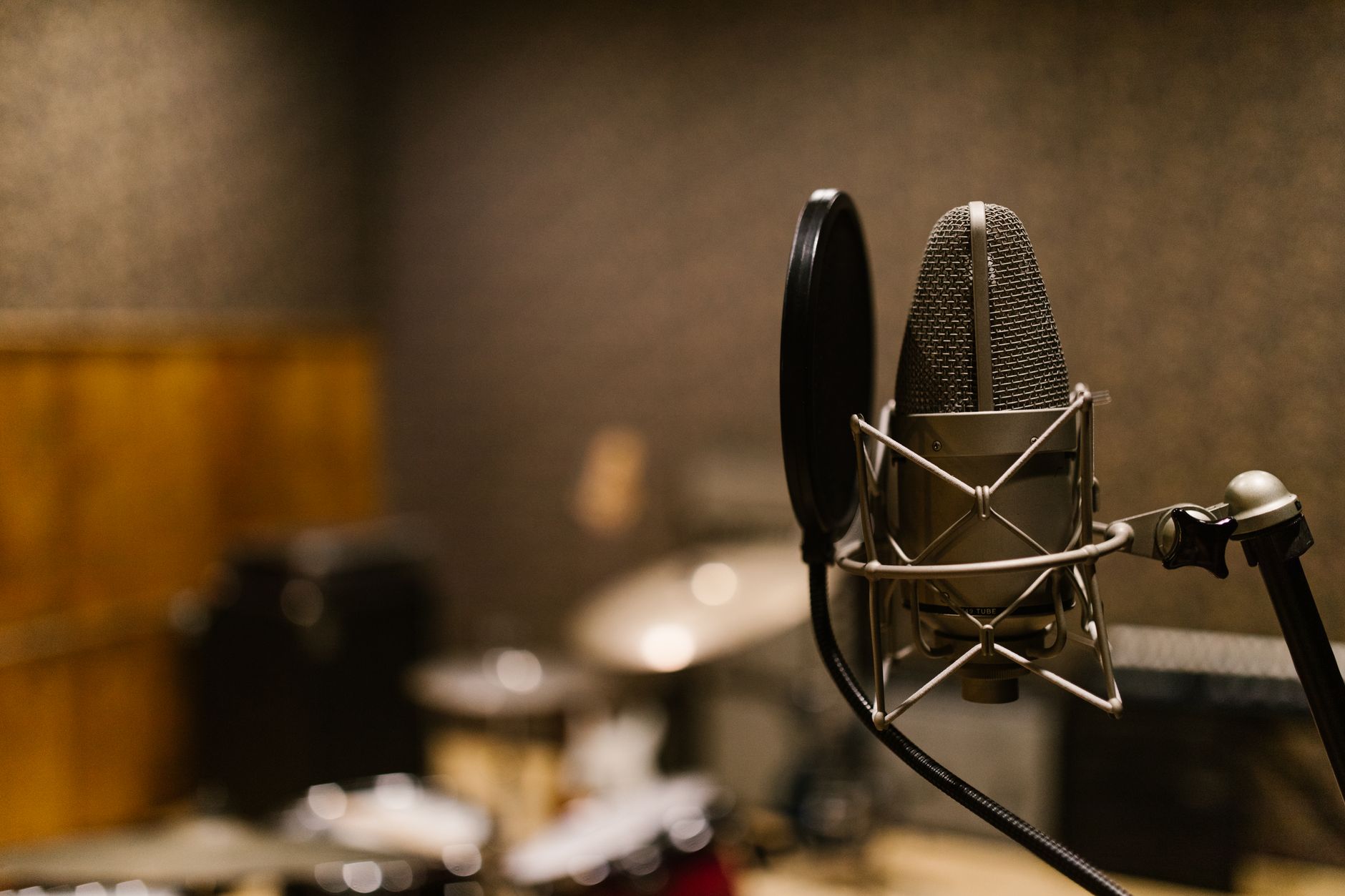 condenser microphone connected to audio interface xlr cable