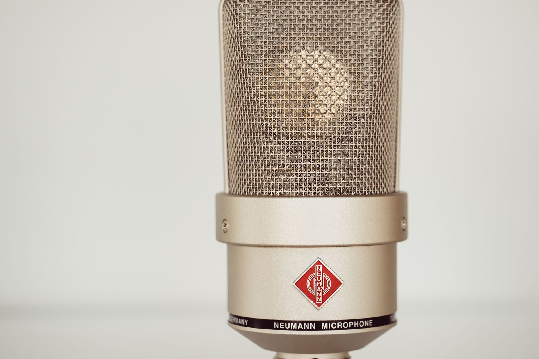 large diaphragm condenser microphone studio recording setup
