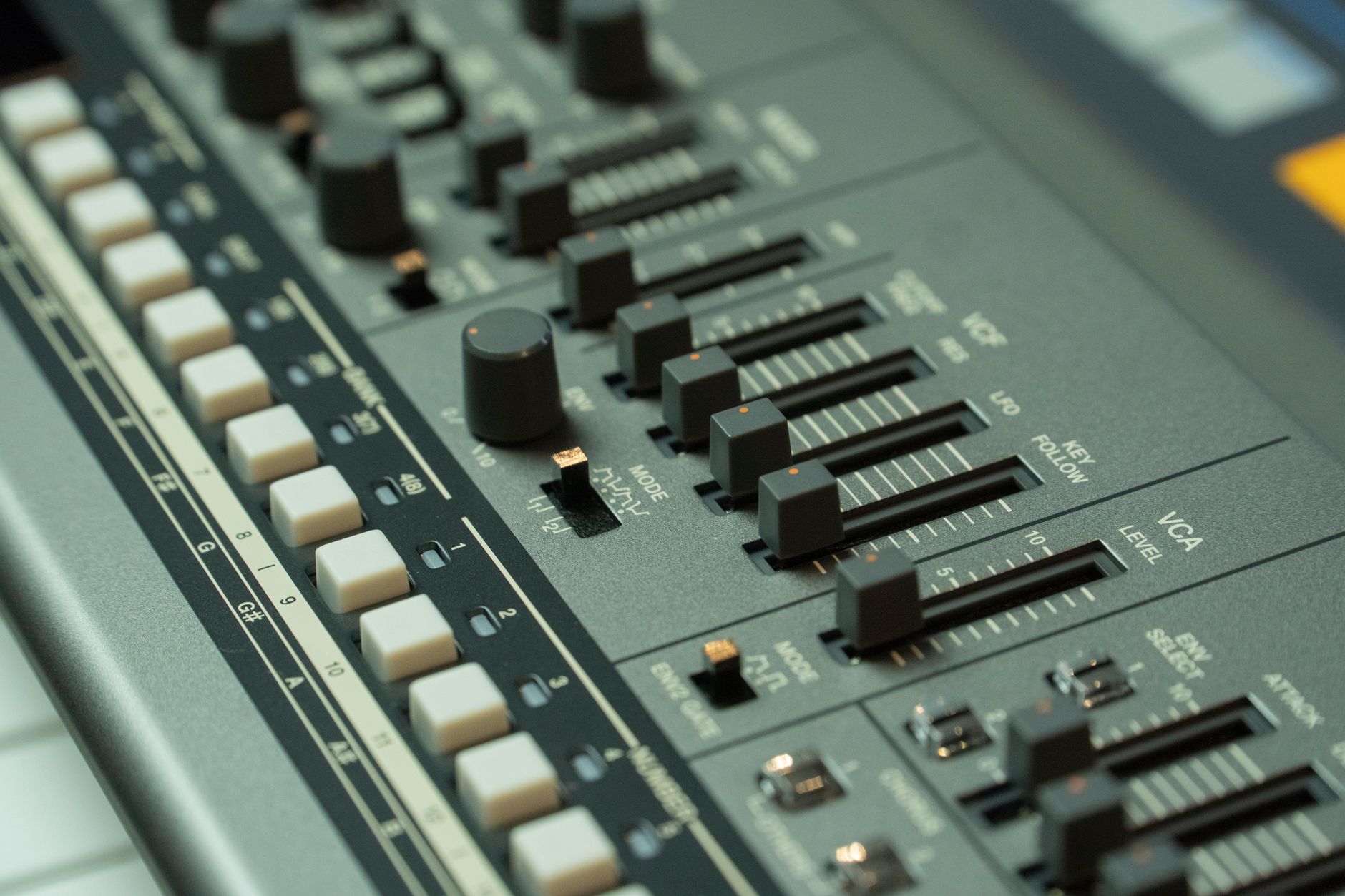 arturia minilab mk3 encoders close-up