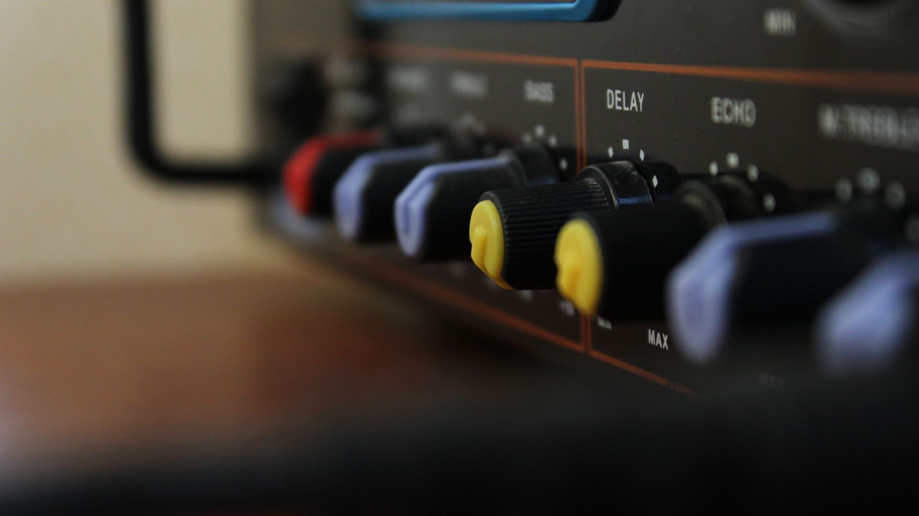 focusrite scarlett solo audio interface knobs close-up
