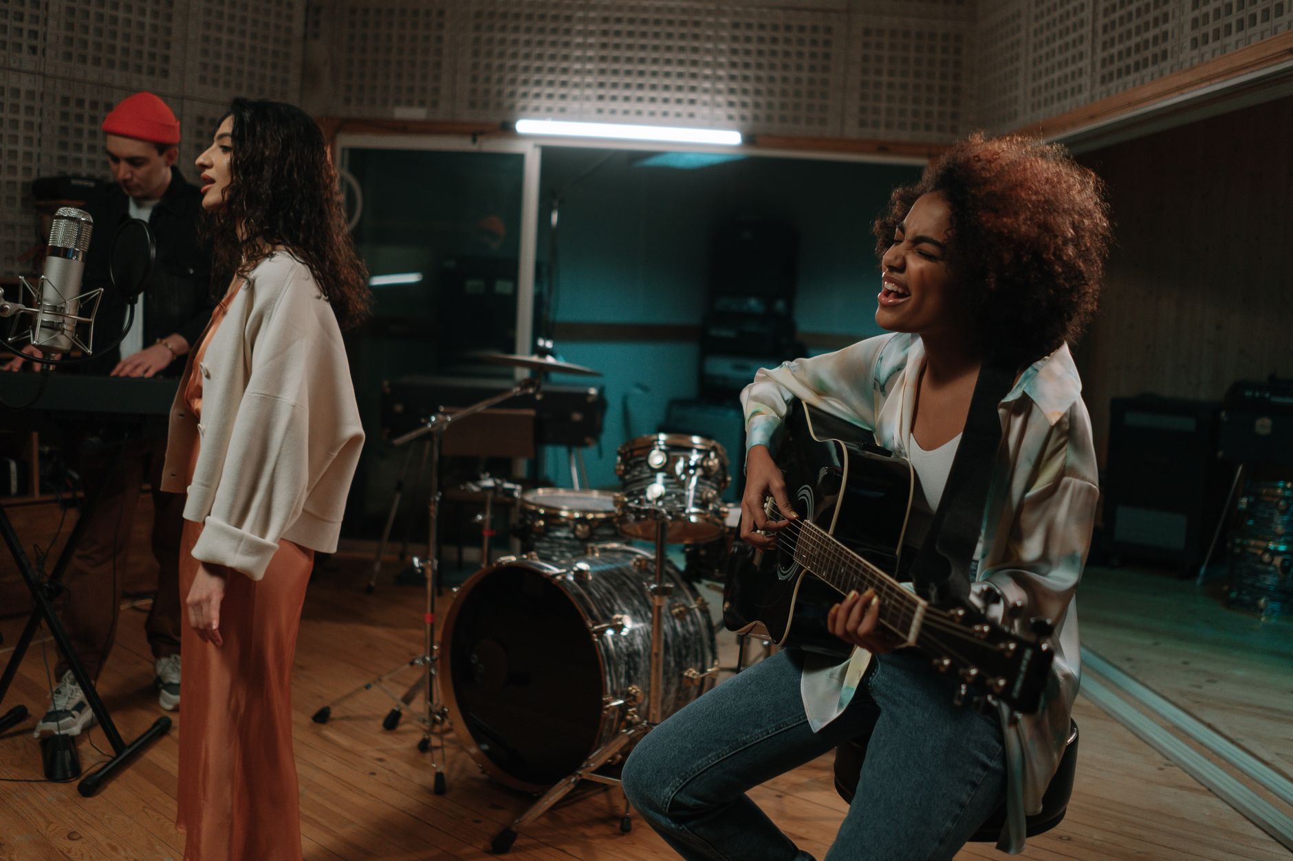 how to record acoustic guitar