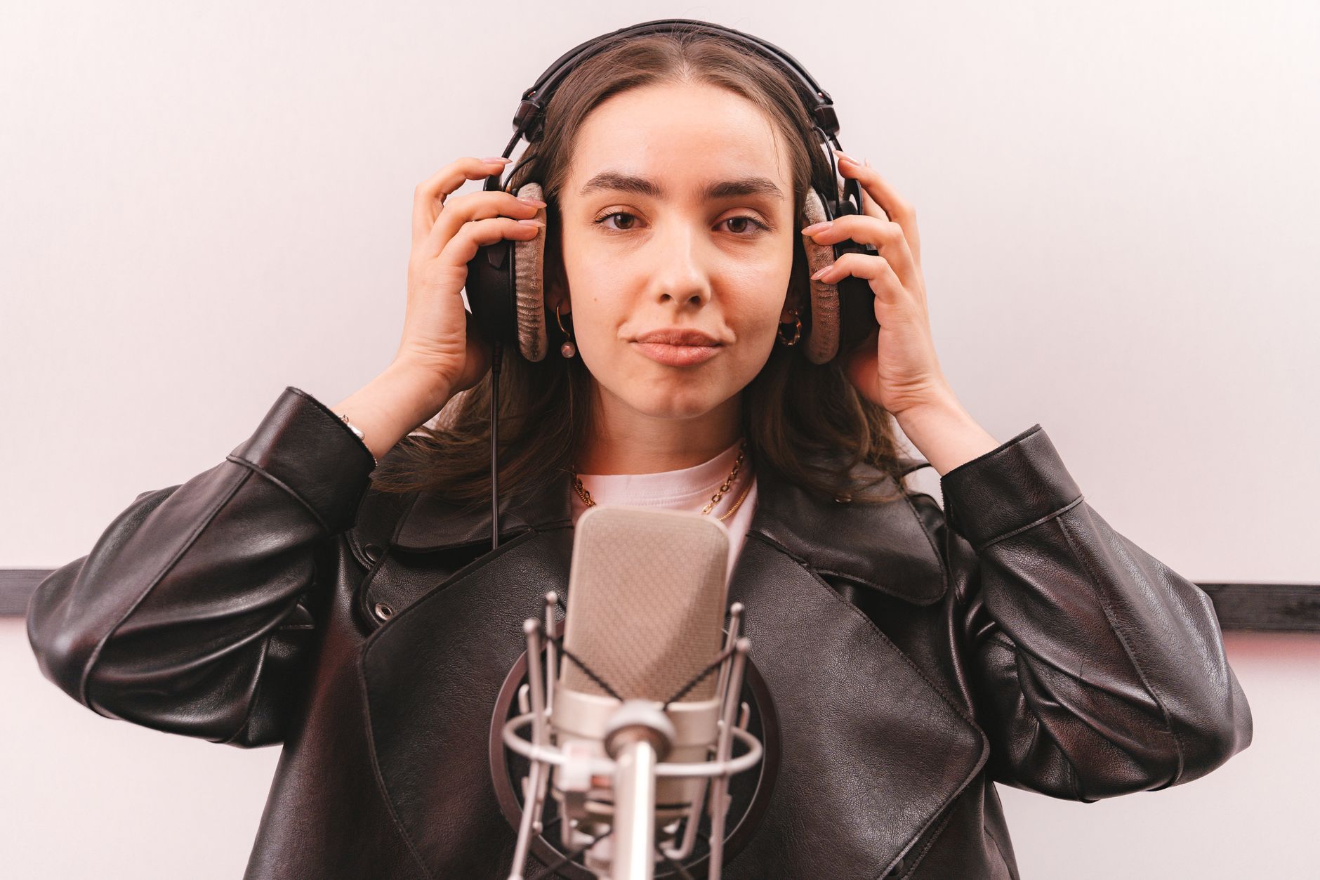 home studio vocal recording setup microphone shock mount pop filter